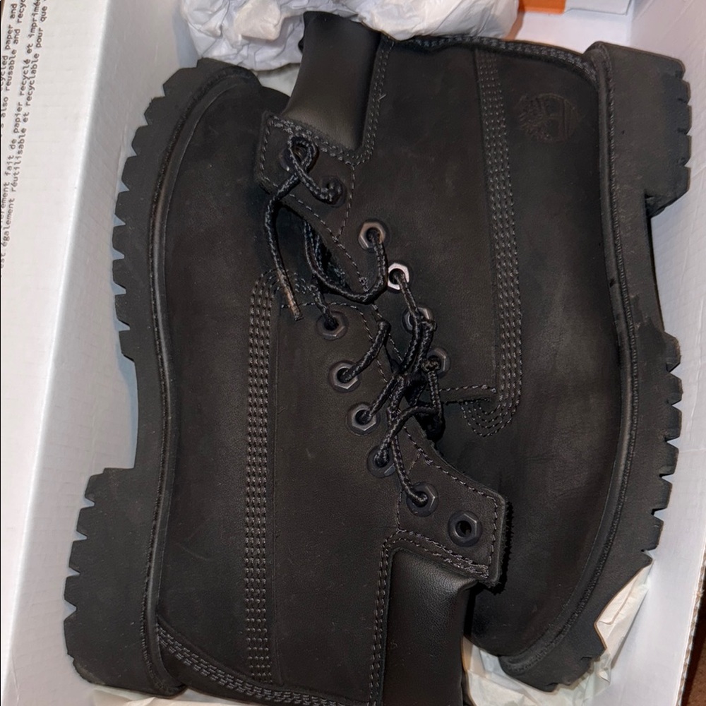 Timberland Black Rugged Boots with High-Top Design